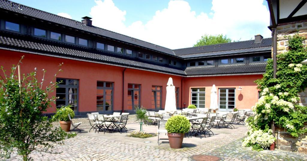Malteser Kommende Engelskirchen Extérieur photo
