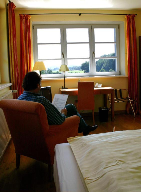Malteser Kommende Engelskirchen Chambre photo